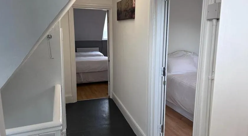 Harbour Street Rooms - Image 1