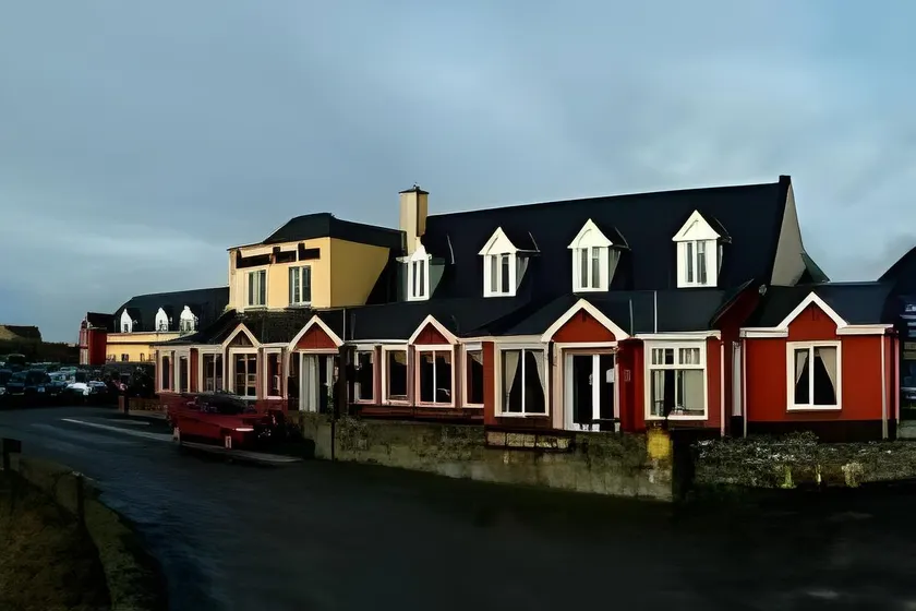Bellbridge House Hotel - Image 1