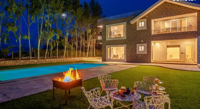 StayVista's Golden Lark - 4BHK Villa with Bar & Private Pool - Image 1