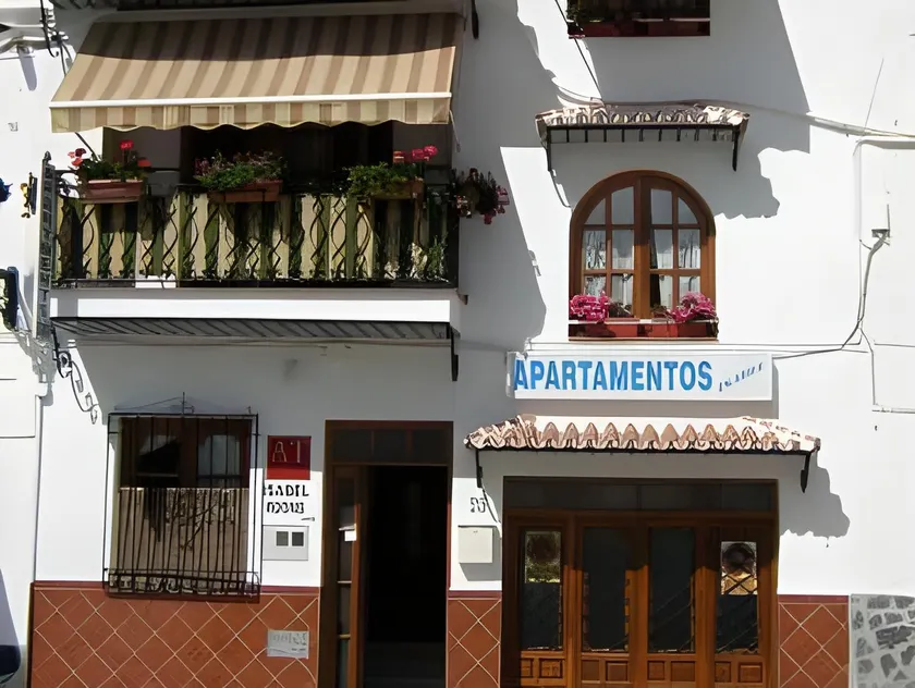 Apartamentos Isabel - Image 1