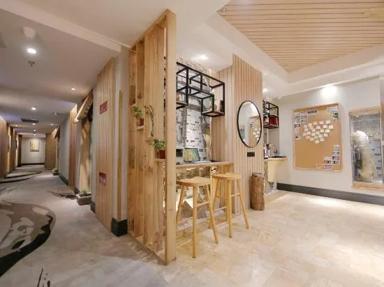 Meadow Lodge Hotel Taizhou - Image 1