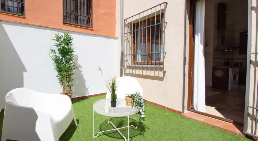 WintowinRentals Acogedor apartamento con patio privado junto al Albaicín - Image 1