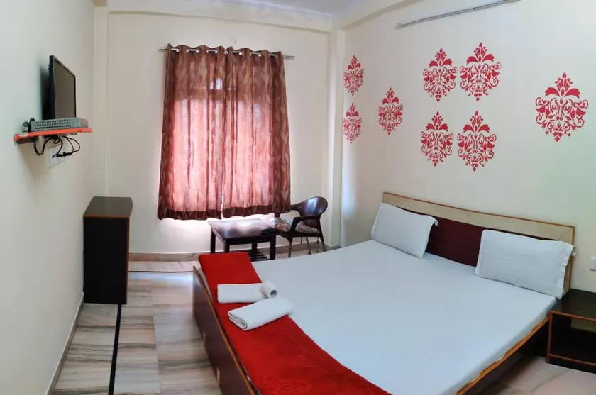 Madhav Guest House - Image 1