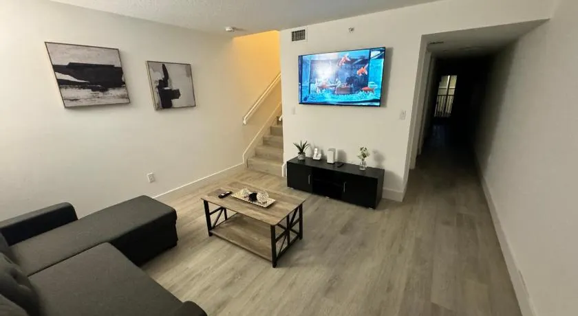 Apartamento en kendall Miami 2 Habitaciones y 3 baños - Image 1