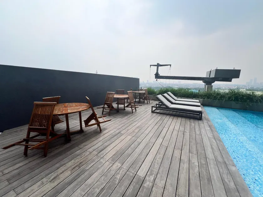 Collins AT By LiviRooms Tangerang - Image 1