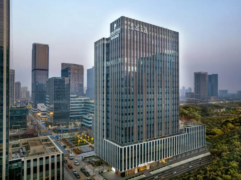 Country Inn & Suites by Radisson Wuhan Optics Valley Technology Convention and Exhibition Center - Image 1
