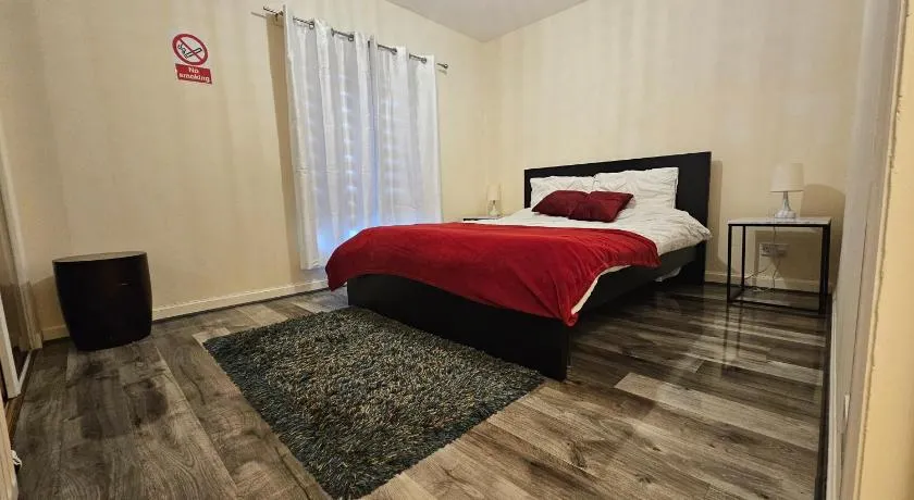 Charlotte Apartment - Image 1