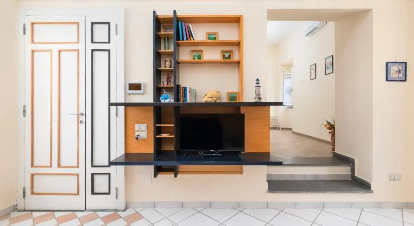 De Vivo Realty - Limoncello&Nocillo Apartments - Image 1