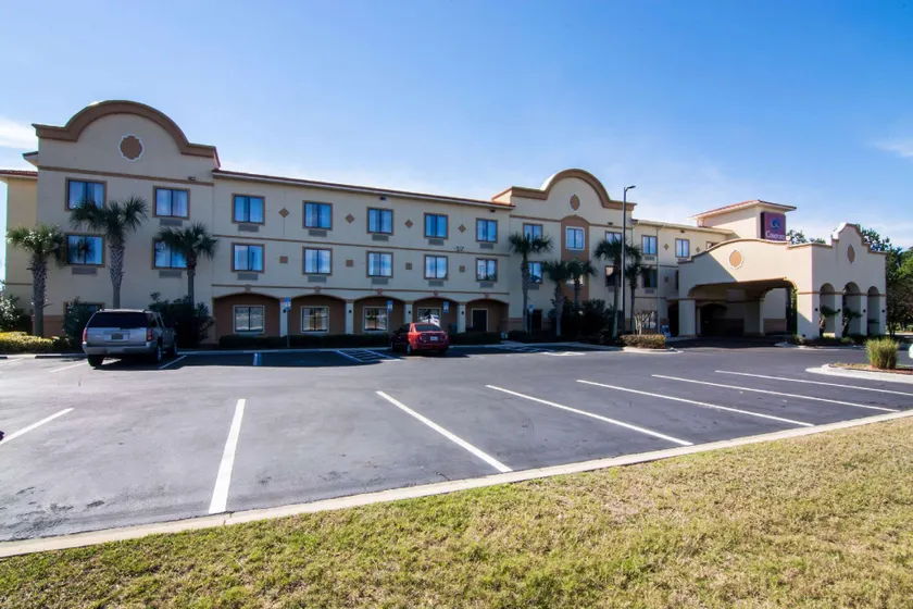 Hotel Suite - Image 1