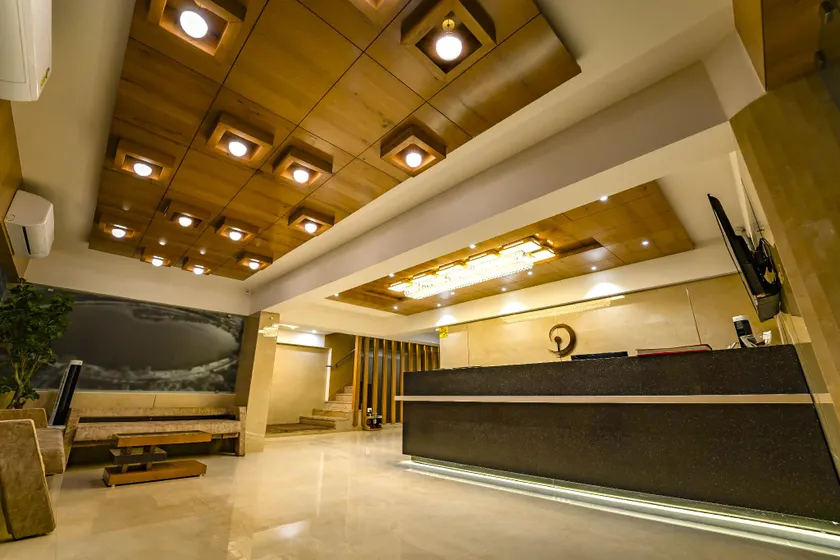 Hotel Pleasant Lake - Image 1