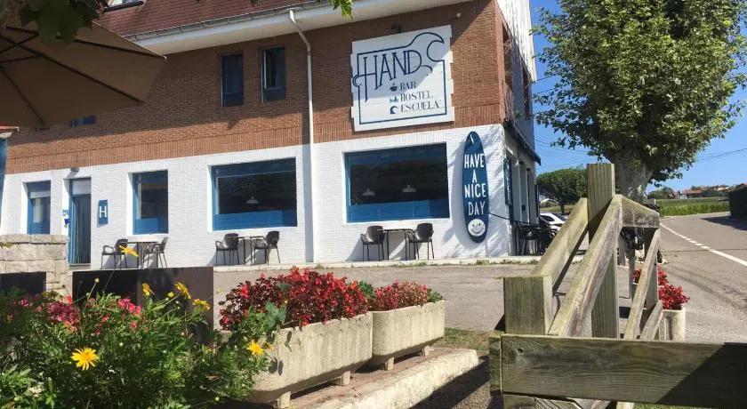 H.A.N.D Surf Hostel - Image 1