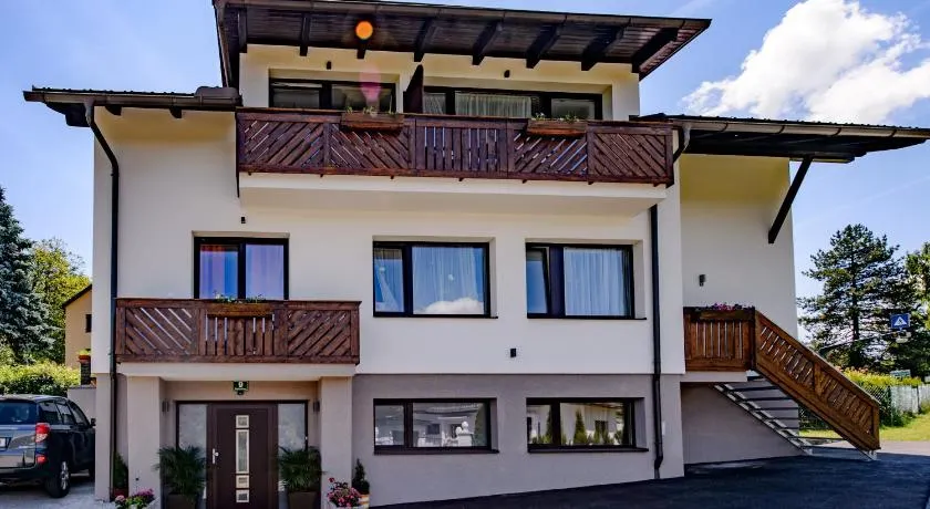 Haus Charlie - Image 1