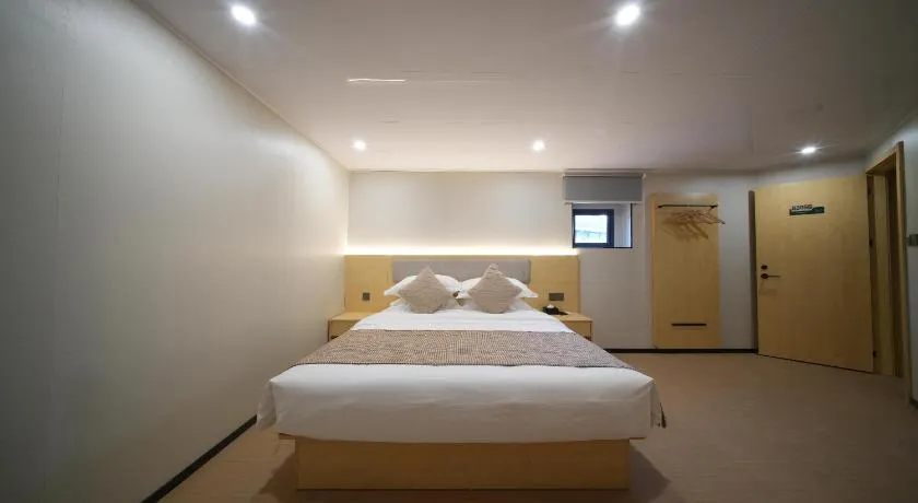 Kaiman Hotel, Hangzhou West Lake South Song Imperial Street Branch - Image 1