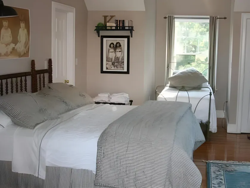 Josephine's on the Bay Bed and Breakfast - Image 1