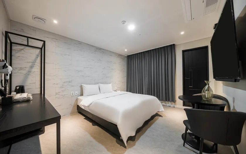 Andong Queen Hotel - Image 1