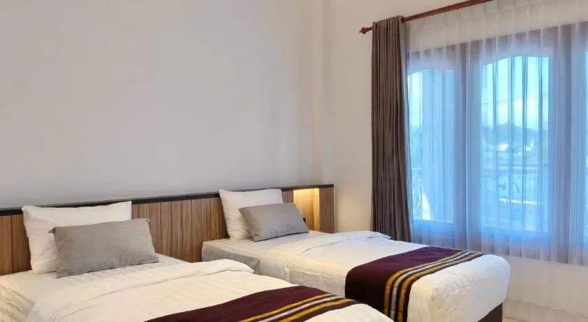 Tentram Guest House - Image 1