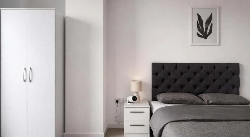 Modern 1 Bed Apartment Central Manchester Sleeps 2 - Image 1