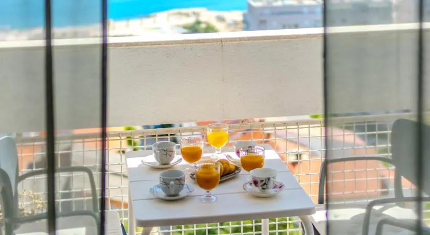 Apartment Zest - Image 1