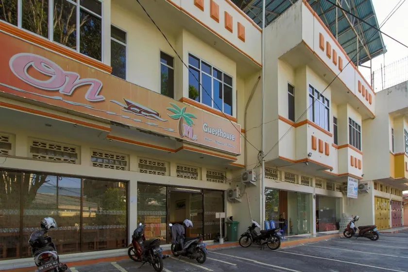 RedDoorz Near Jalan Jendral Sudirman - Image 1