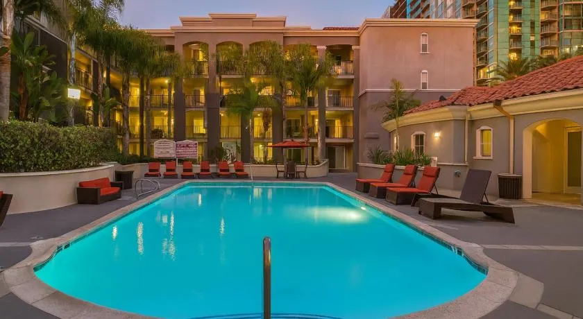 Sunny Marina Del Rey Apartment- Hot Tub, Game Room, BBQ, Projector - Image 1
