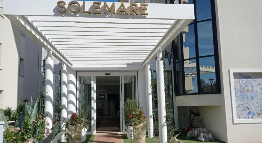 SoleMare Hotel e Residence - Image 1