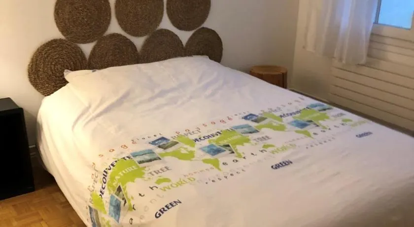 Chambre au calme dans résidence avec terrain de tennis - Image 1