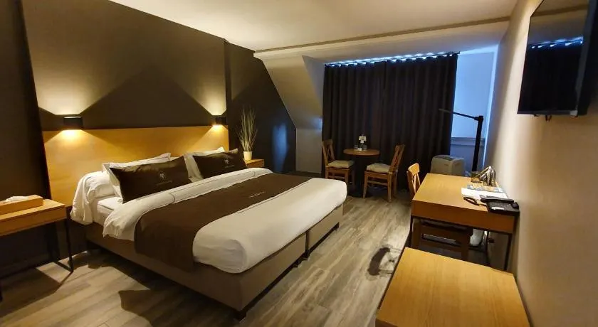 Hotel The New Fox - Image 1