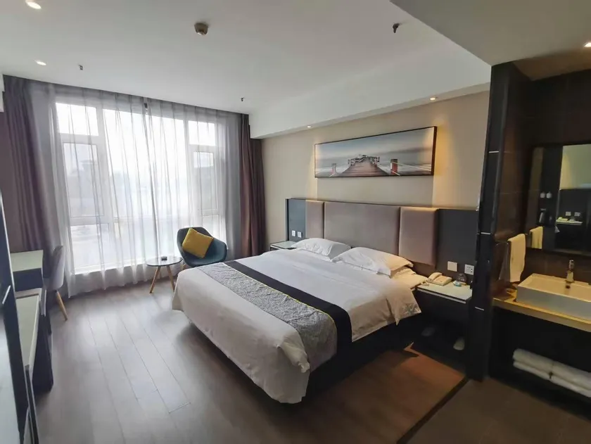 Ease Hotel - Handan Fengfeng Mining District New Century - Image 1
