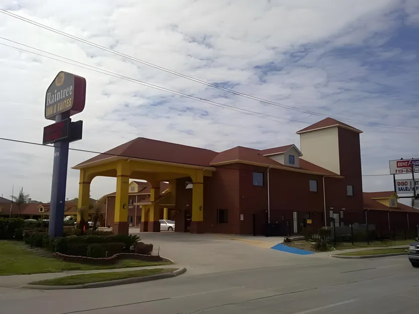 Raintree Inn and Suites - Image 1