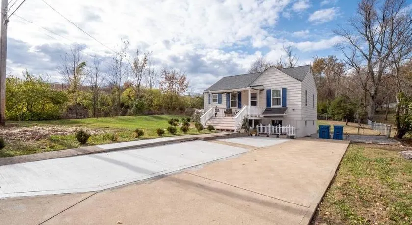 Cozy house to call home away from home - Image 1