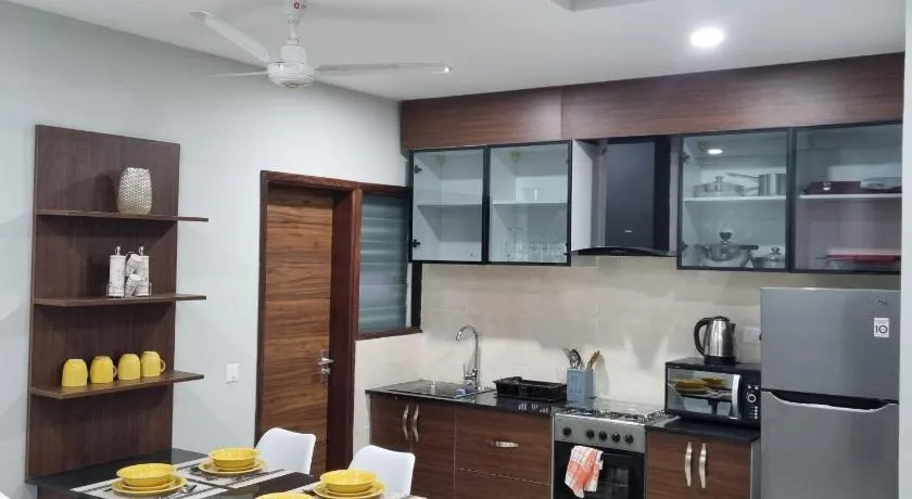 Luxury 2 bedroom, 2 bathroom seaside Apartment in Aquaview Complex - Image 1