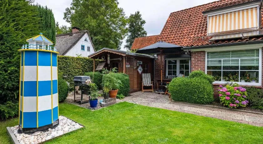 Casa de férias 'Deichkate Deichwinkel' com terraço partilhado, jardim partilhado e acesso Wi-Fi - Image 1