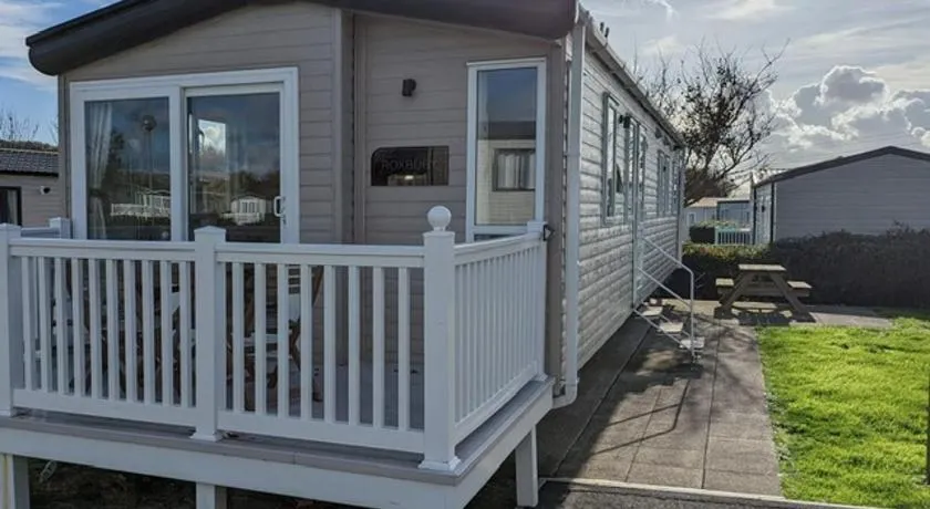 PEACEFUL HOMELY Caravan IN LOVELY CUL DE SAC 1 DOG WELCOME ON REQUEST Littlesea Haven Weymouth - Image 1