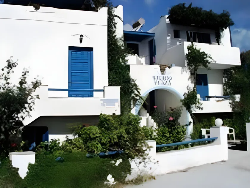 Plaza Studios - Image 1