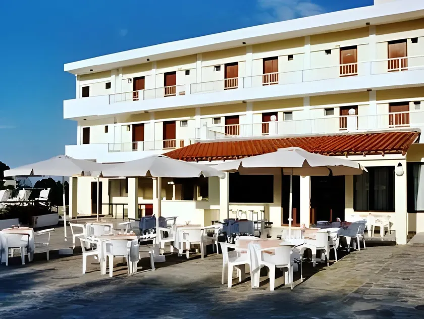 Hotel Prassino Nissi - Image 1