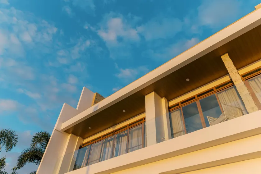 Palms La Union Beachfront Suites - Image 1