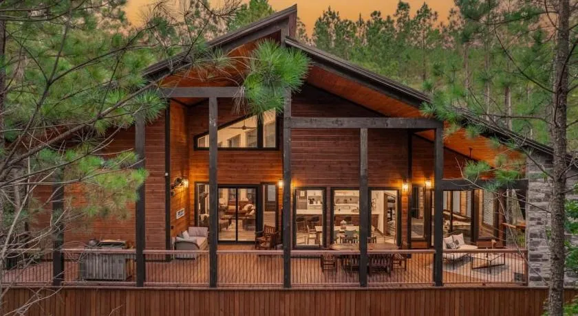 New Cabin w Hot Tub + Views Sleeps 12 - Image 1