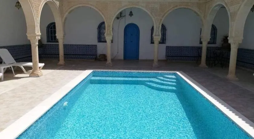 Maison typiques (houche) avec piscine - Image 1