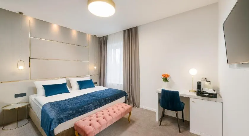 Flos Luxury Rooms - Image 1