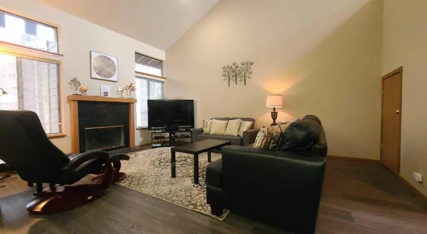 Skyline Condo 02 - Image 1