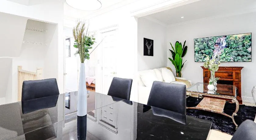 Large Family Duplex for 10 Guest with 2 private Parking - Image 1