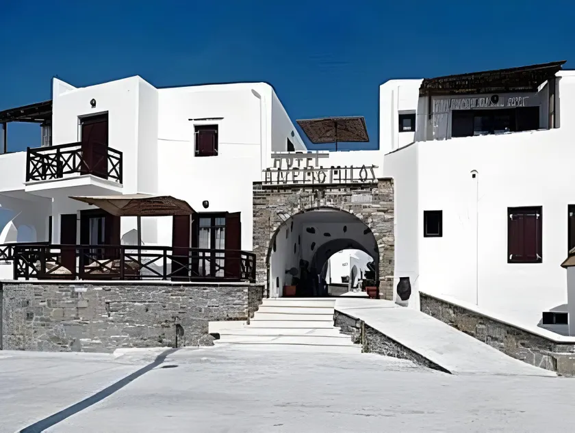 Anemomilos Beach hotel - Image 1