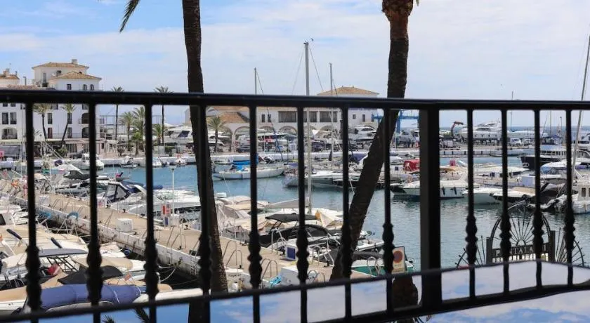 Puerto Duquesa fancy condo overlooking Marina - Image 1