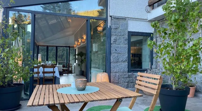 Corzo Hotel - Image 1