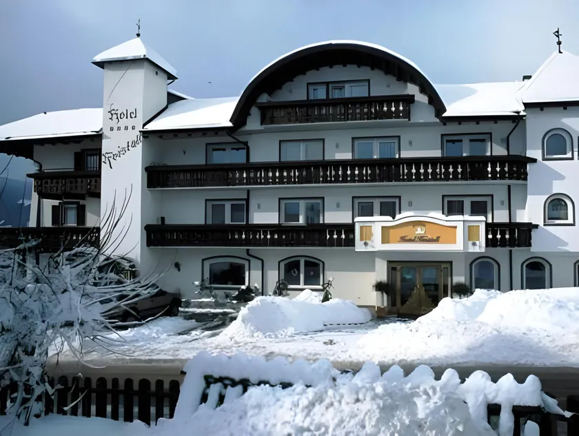 Hotel Kristall - Image 1