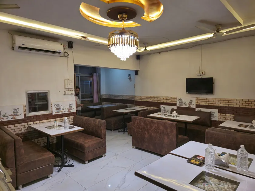 Hotel Vrindavan - Image 1