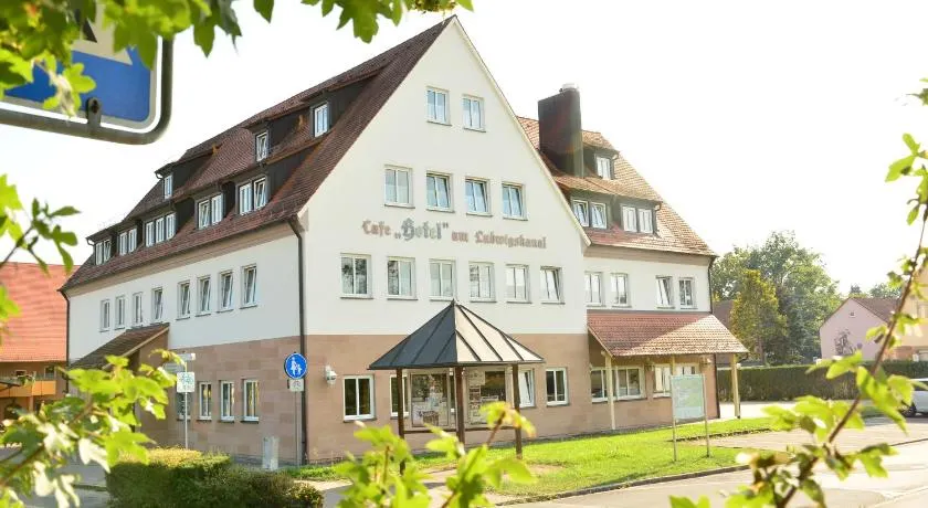 Hotel am Ludwigskanal - Image 1