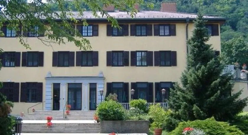 BLKI Vendégház - Image 1