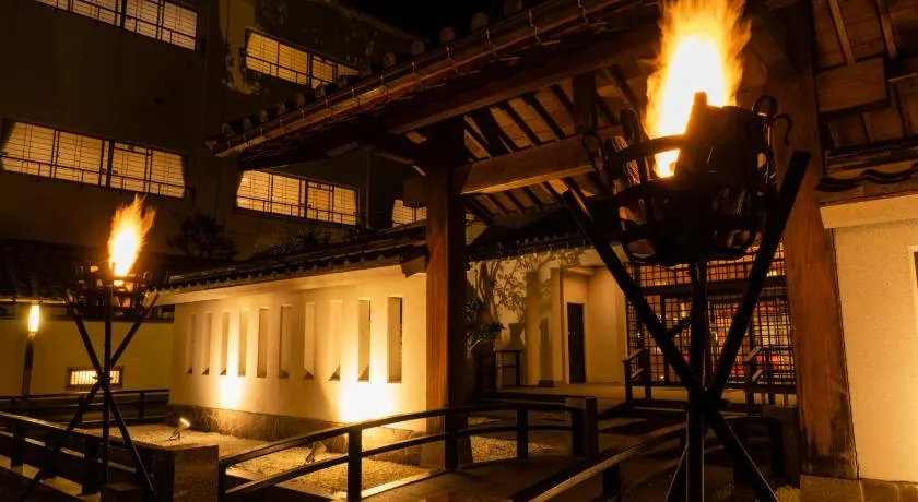 Hotel Hoho "A hotel overlooking the Echigo Plain and the Yahiko mountain range" formerly Hotel Oohashi Yakata-no-Yu - Image 1