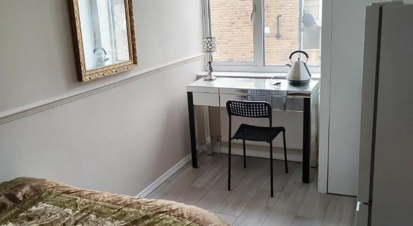 Murston Double Room - Image 1